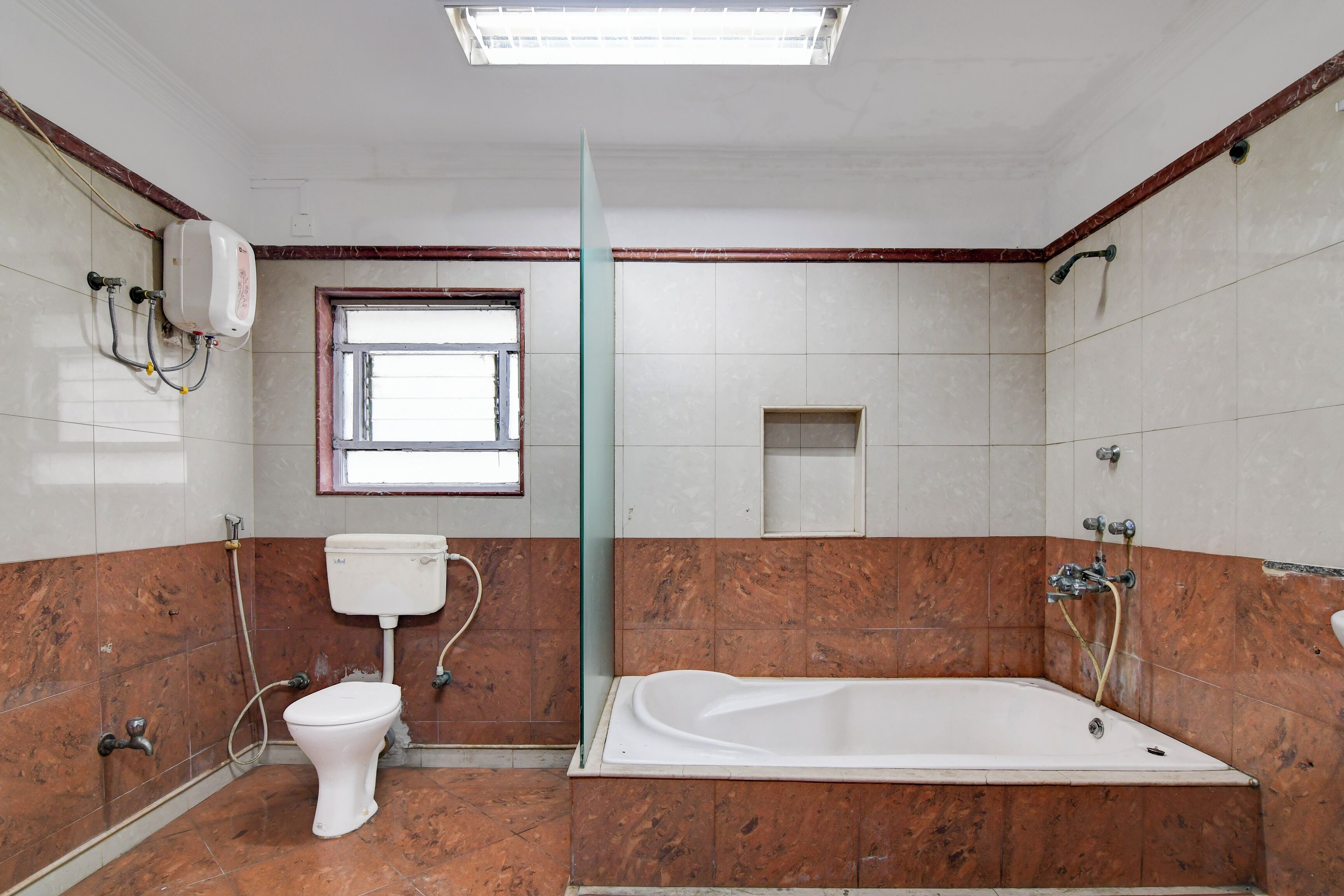 雙人房, 1 張特大雙人床, 私人浴室, 城市景 | 浴室 | 提供毛巾、番梘、洗頭水、廁紙