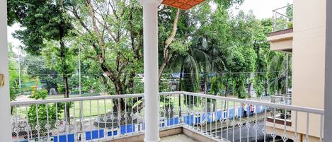 Deluxe Double Room | Property grounds