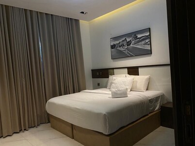 GREYFIELD APARTMENT 2