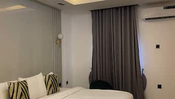 Apartemen, 3 kamar tidur, balkon | Meja kerja, ruang kerja ramah laptop, dan Wi-Fi gratis