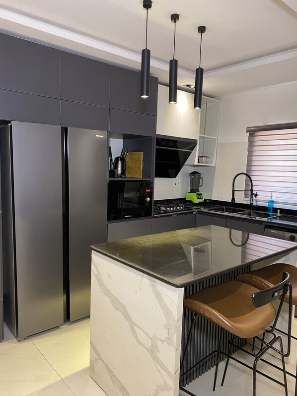 Apartment, 3 Bedrooms, Balcony | Private kitchen