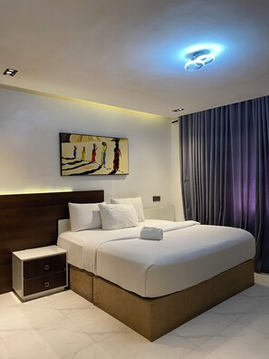 Apartment, 3 Bedrooms, Balcony | Desk, laptop workspace, free WiFi