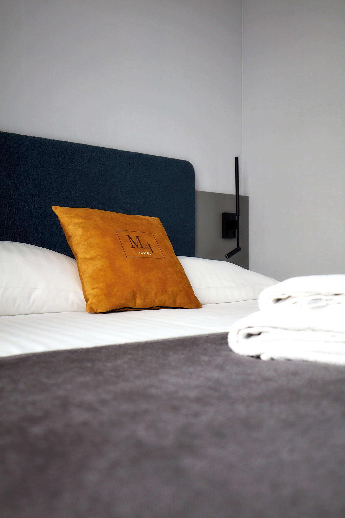 Tallelokero huoneessa, työpöytä