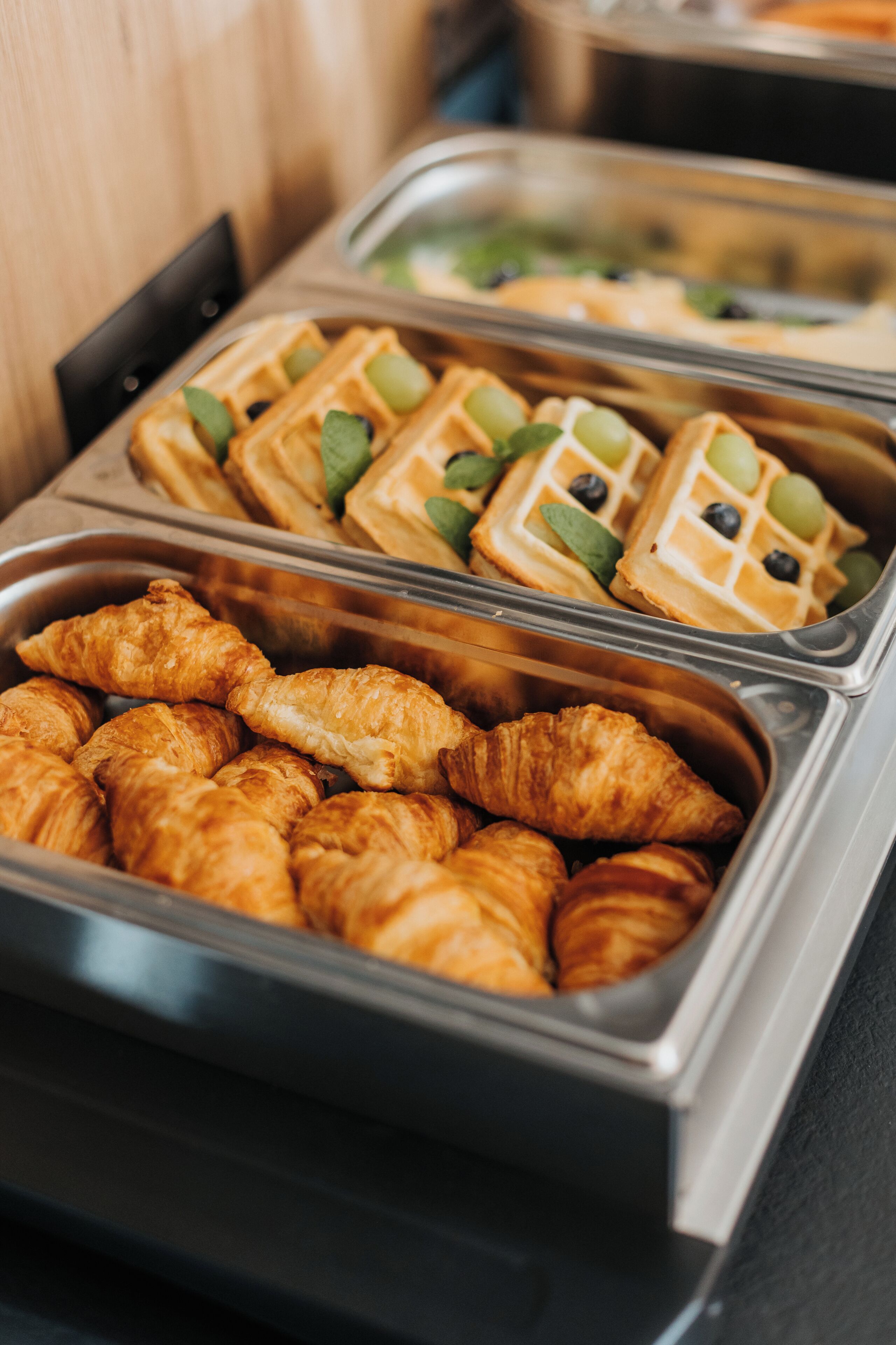 Daily buffet breakfast for a fee