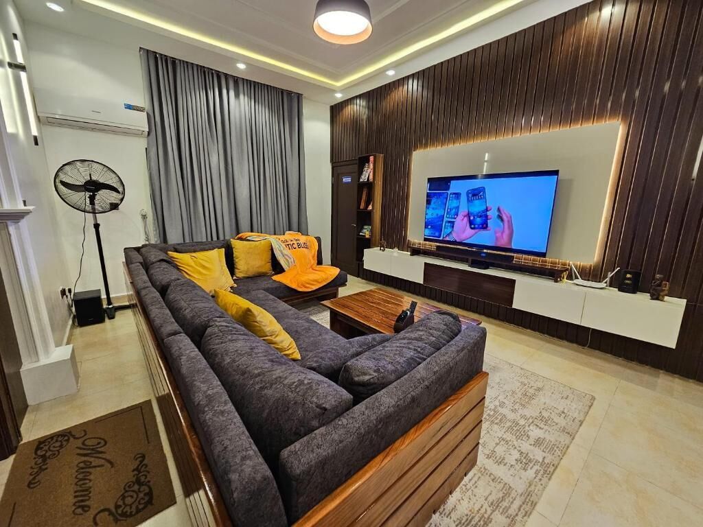 Junior Room, Balcony, City View | Living area