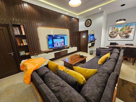 Junior Room, Balcony, City View | Living area. Slopes Suites