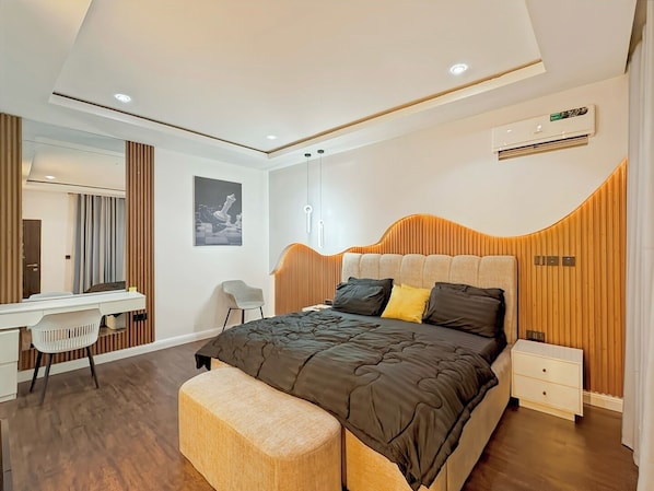 Junior Room, Balcony, City View - Slopes Suites (Kuje)