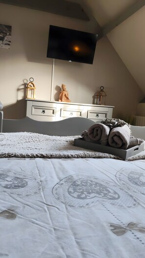 1 chambre, fer et planche à repasser, Wi-Fi, draps fournis