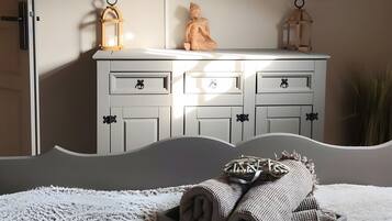 Fer et planche Ă repasser, Wi-Fi, draps fournis