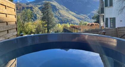 Â GĂźte l'estaing avec balnĂšo, bain nordique et sauna vue exeptionelle sur les montagnes