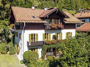 Exterior - Landhaus Albrecht - Holiday apartment 02 (51 m²) for 2 guests with large balcony (Mittenwald)