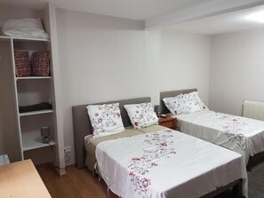 6 bedrooms, WiFi, bed sheets