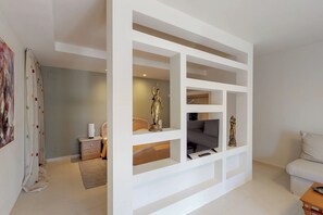 Iron/ironing board, WiFi, bed sheets - Ocean Villas Suite open plan by Ocean Residences (Agia Pelagia)