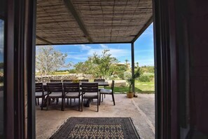Outdoor dining - Favignana Luxury - Design Villa with Sea View Terrace and Private Garden (Favignana)