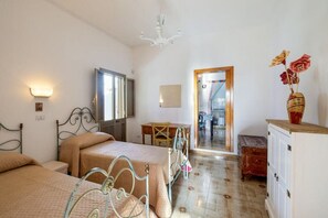 Desk, WiFi, bed sheets - Residenza 43 - Santa Maria al Bagno (Nardò)