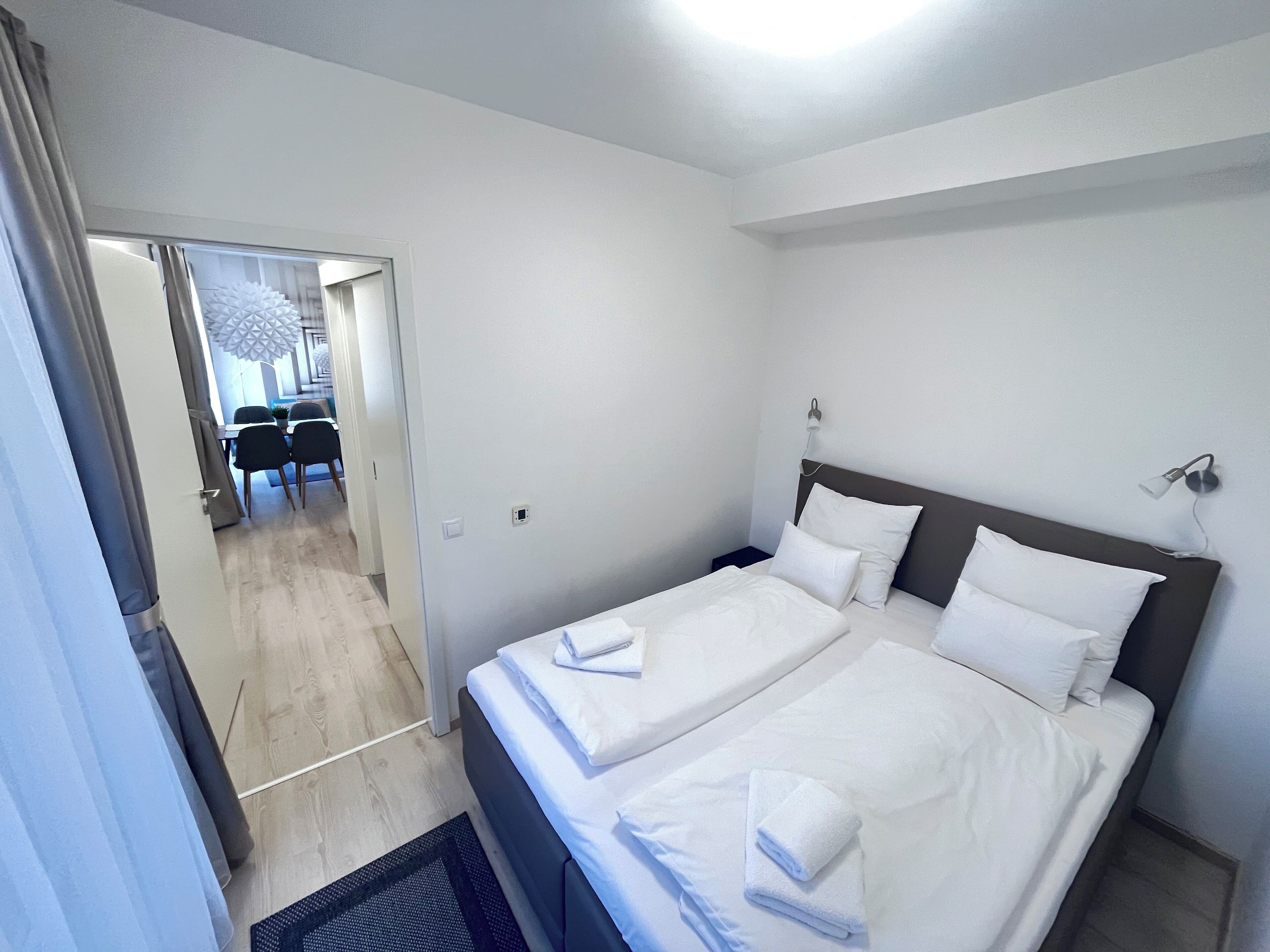 豪華公寓, 2 間臥室, 庭園景觀 | 書桌、筆電工作空間、遮光布/窗簾、隔音