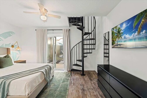 Beachside Living | Walk to Ocean