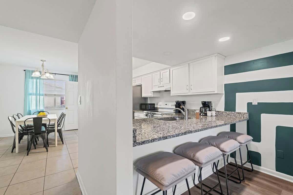 冰箱、微波炉、烤箱、炉灶