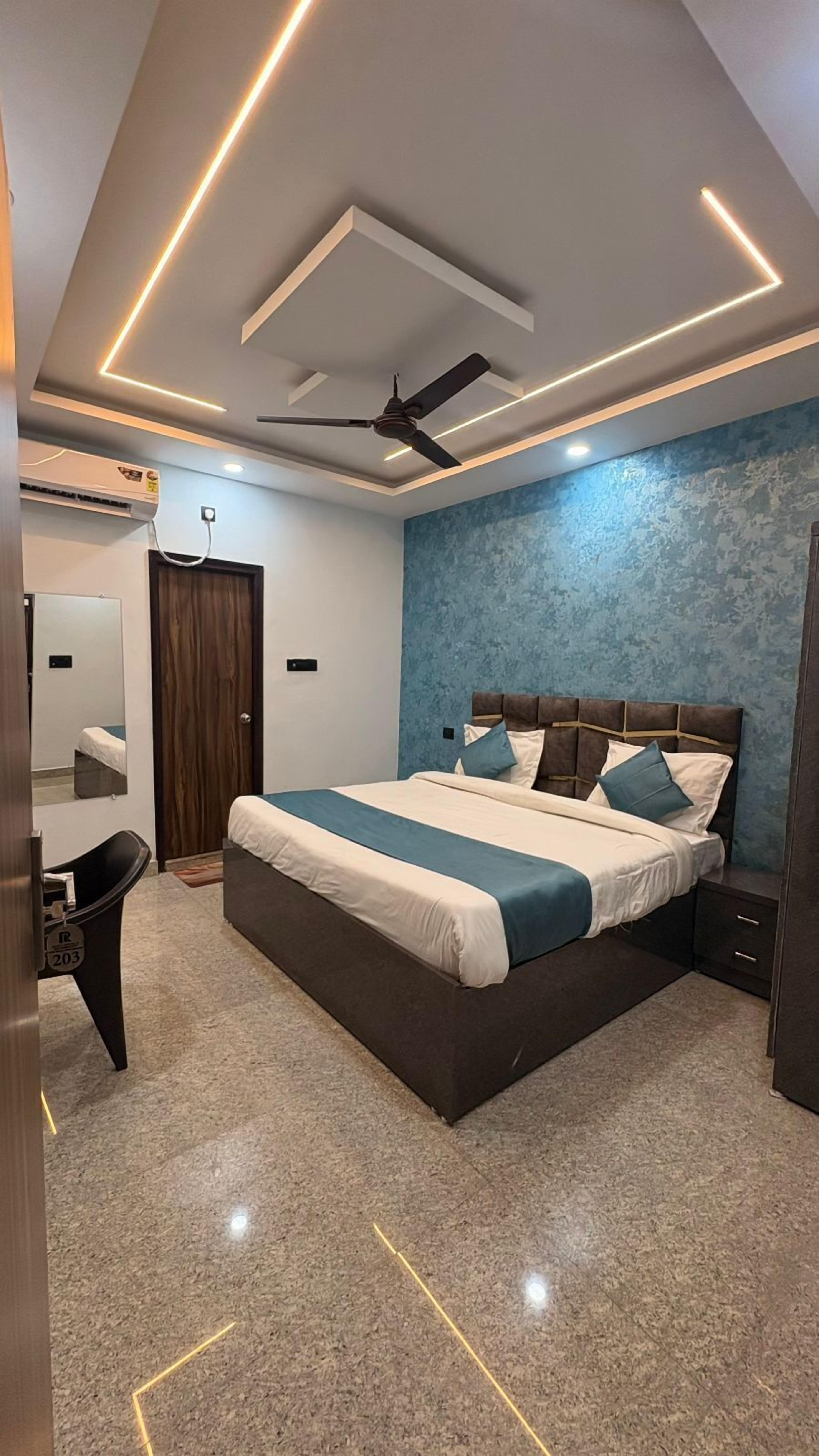 ダブルルーム | デスク、ノートパソコン用作業スペース