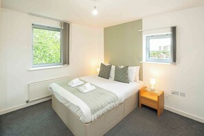 Fer et planche Ă repasser, Wi-Fi, draps fournis