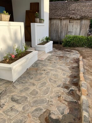 Exterior detail - CASA DENISE ILE SAINTE MARIE VOHILAVA MADA New fully-equipped house with garden (sainte marie - ambodifotatra)