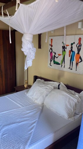 CASA DENISE ILE SAINTE MARIE VOHILAVA MADA New fully-equipped house with garden