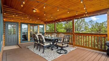 屋外ダイニングエリア