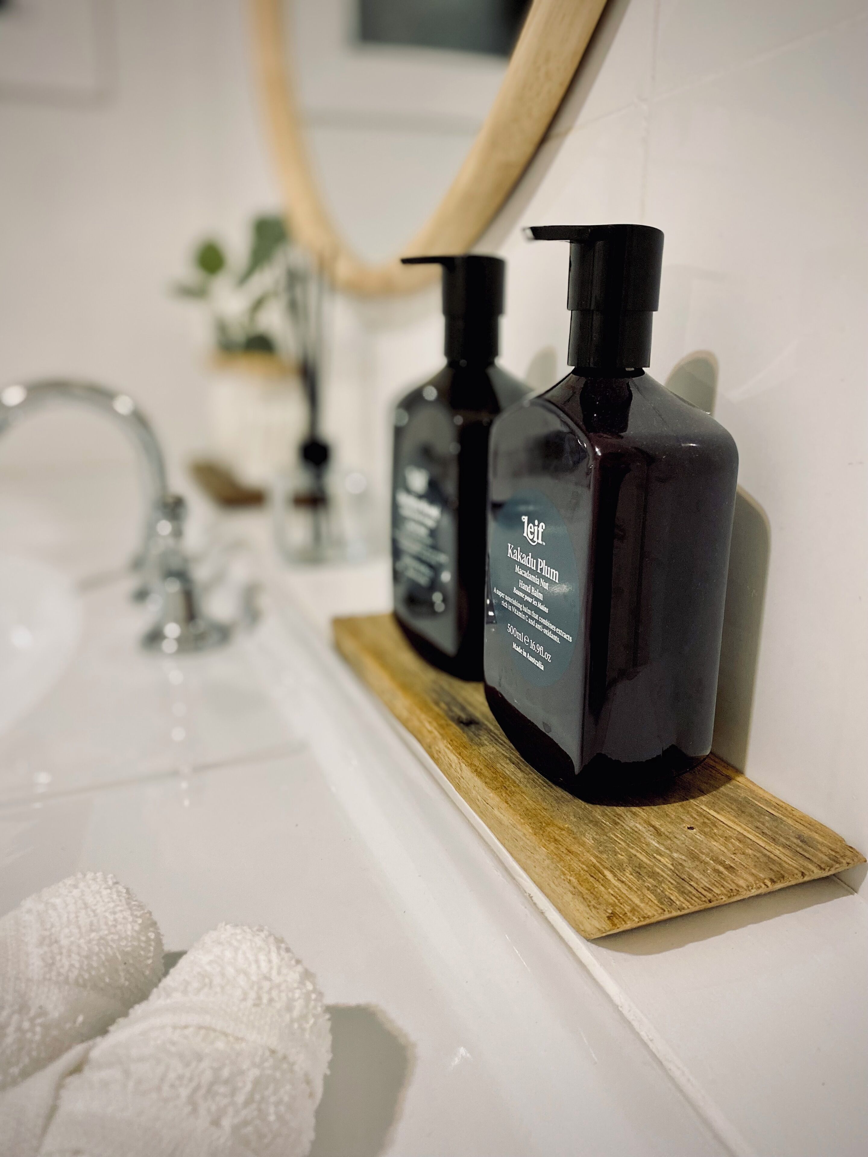 Doccia, asciugacapelli, asciugamani, sapone