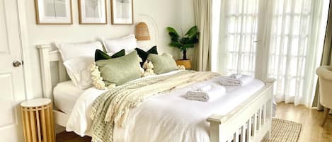 Bureau, fer et planche Ă repasser, lit parapluie, Wi-Fi gratuit