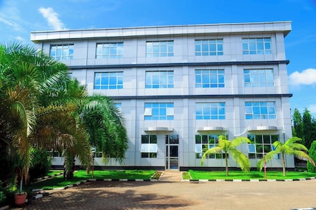 Exterior. Kelvian Hotel Wote