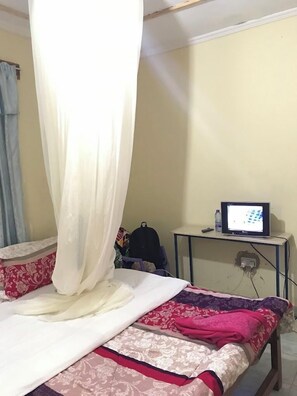 Yhden hengen standard-huone | Yksilöllisesti sisustettu, yksilöllisesti kalustettu, ilmainen Wi-Fi