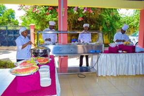 Ilmainen päivittäinen mannermainen aamiainen 