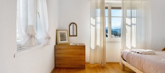 Holiday Home 'Conci' with Mountain View, Private Terrace and Wi-Fi