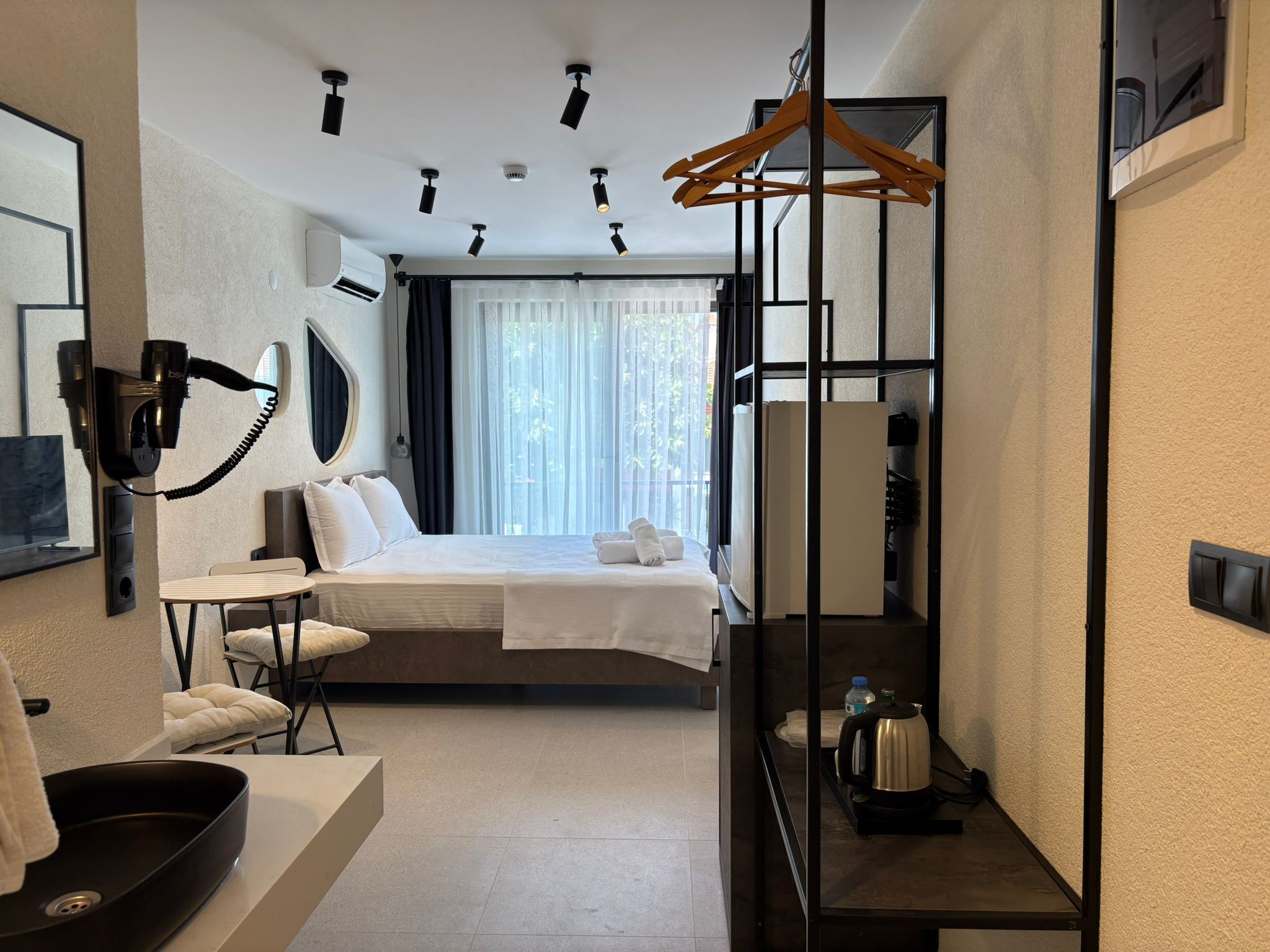 Espaço de trabalho para notebook, Wi-Fi de cortesia