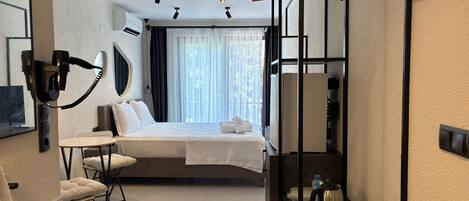 Laptop workspace, free WiFi