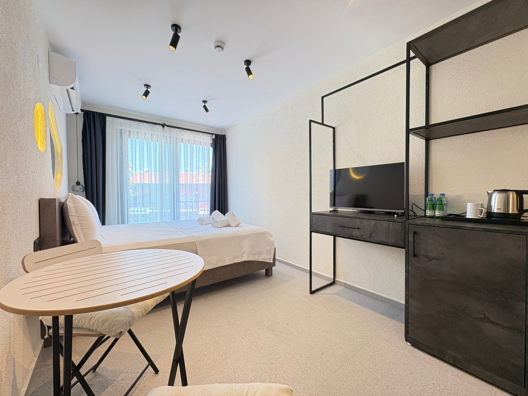 Quarto casal, banheiro privativo | Espaço de trabalho para notebook, Wi-Fi de cortesia