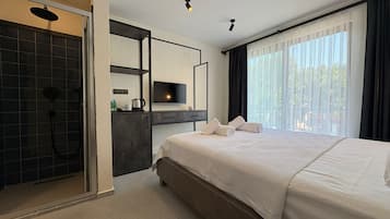 Double Room, Private Bathroom | Laptop workspace, free WiFi