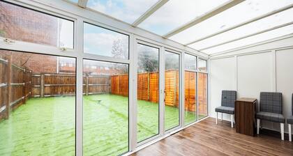 Private Garden & Parking | Entire Home Thamesmead