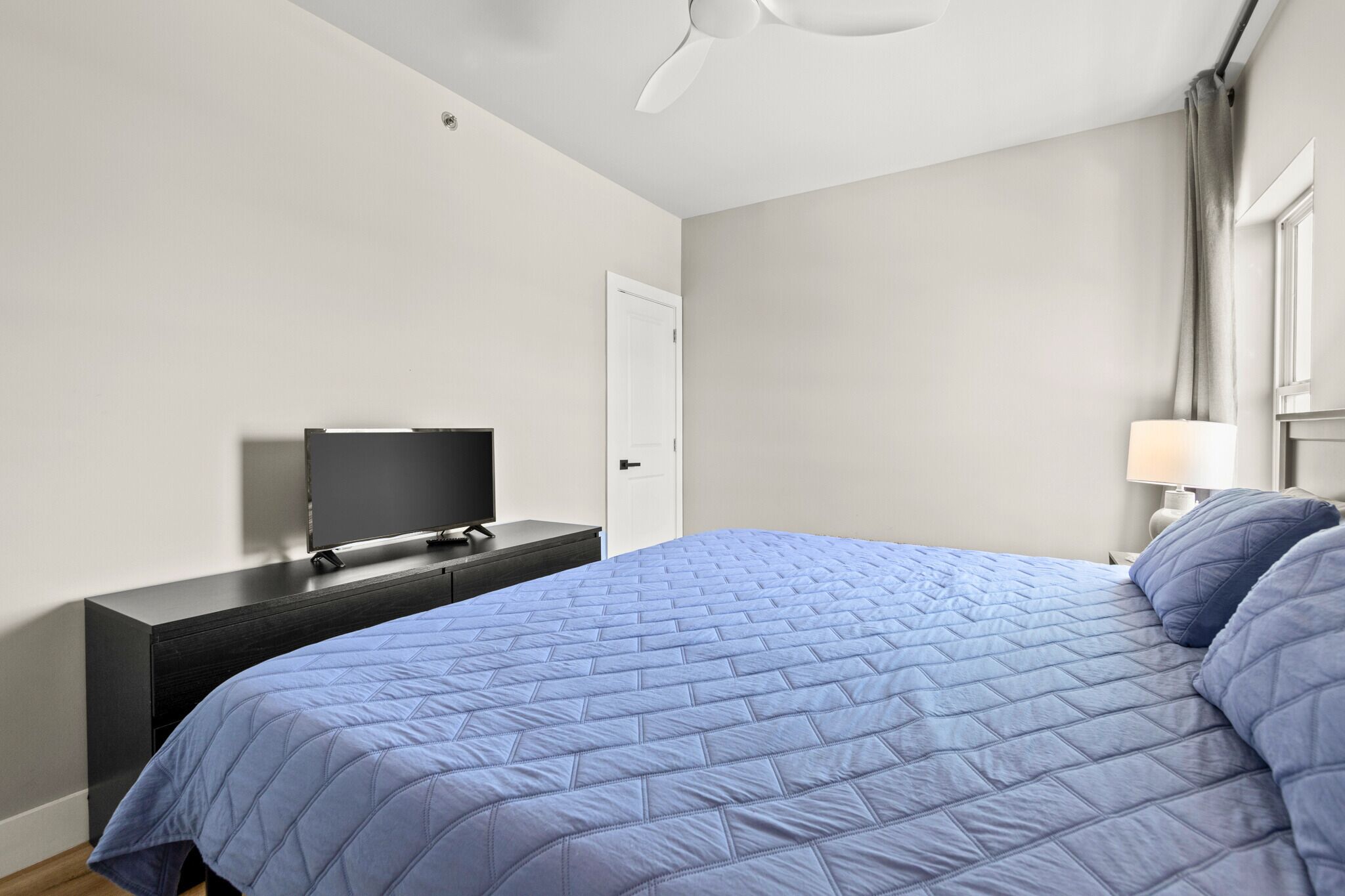 Desk, iron/ironing board, travel cot, free WiFi