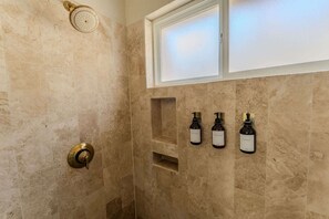 Shower, shampoo - Villa 10, Beachfront Las Palmas Resort (Puerto Peñasco)