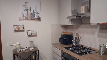 Kühlschrank, Ofen, Herdplatte, Geschirrspüler