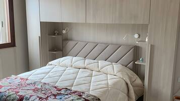 Fer et planche Ă repasser, Wi-Fi, draps fournis