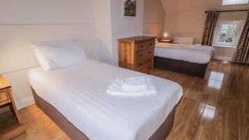 4 bedrooms, individually decorated, individually furnished, free WiFi