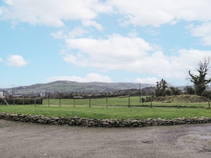 Property grounds - Foyle Cottage (Strabane)