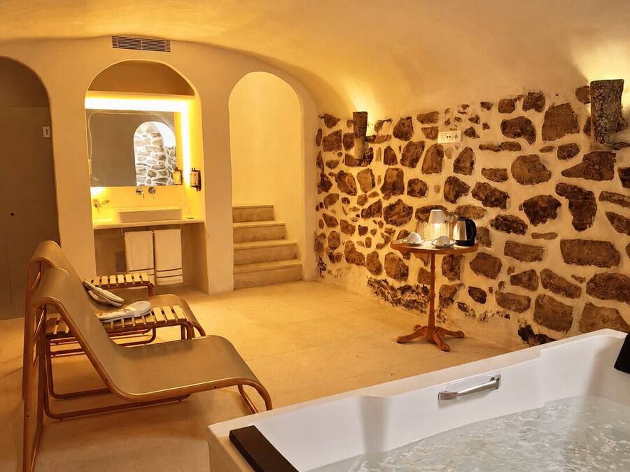 Body treatments, body scrubs, facials