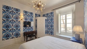 Soundproofing, free WiFi