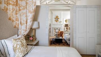 Premium Room | Premium bedding, down comforters, memory foam beds, minibar