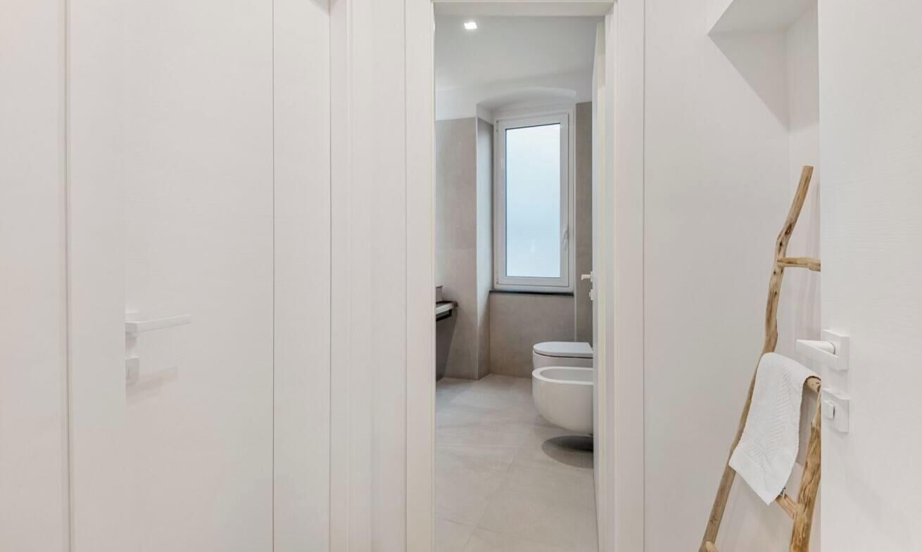 Dusche, Bidet, Toilettenpapier