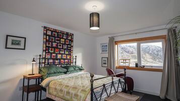 5 bedrooms, individually decorated, individually furnished, free WiFi