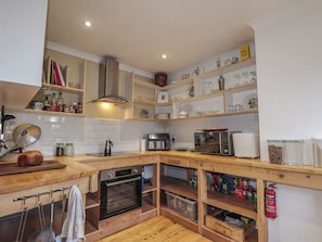 Dishwasher, cookware/dishes/utensils